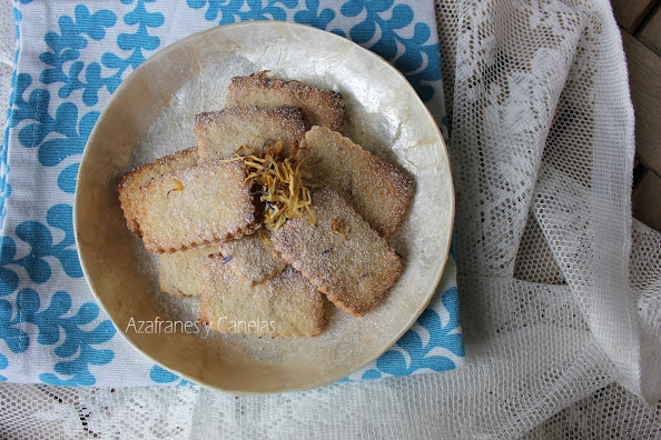 Galletas de pétalos de flores salvajes