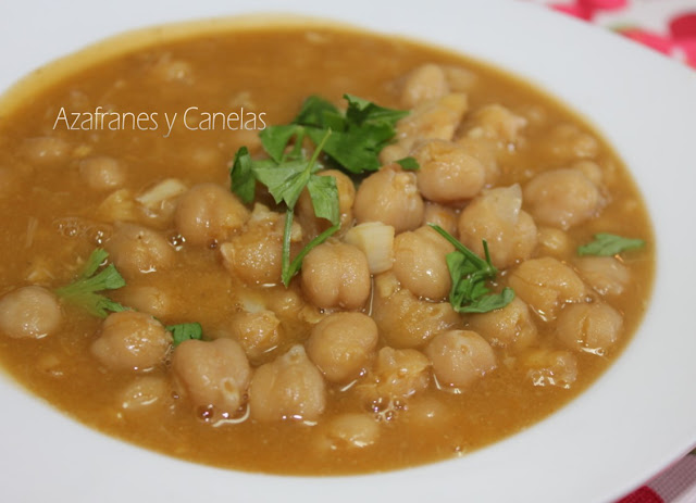 Garbanzos con bacalao