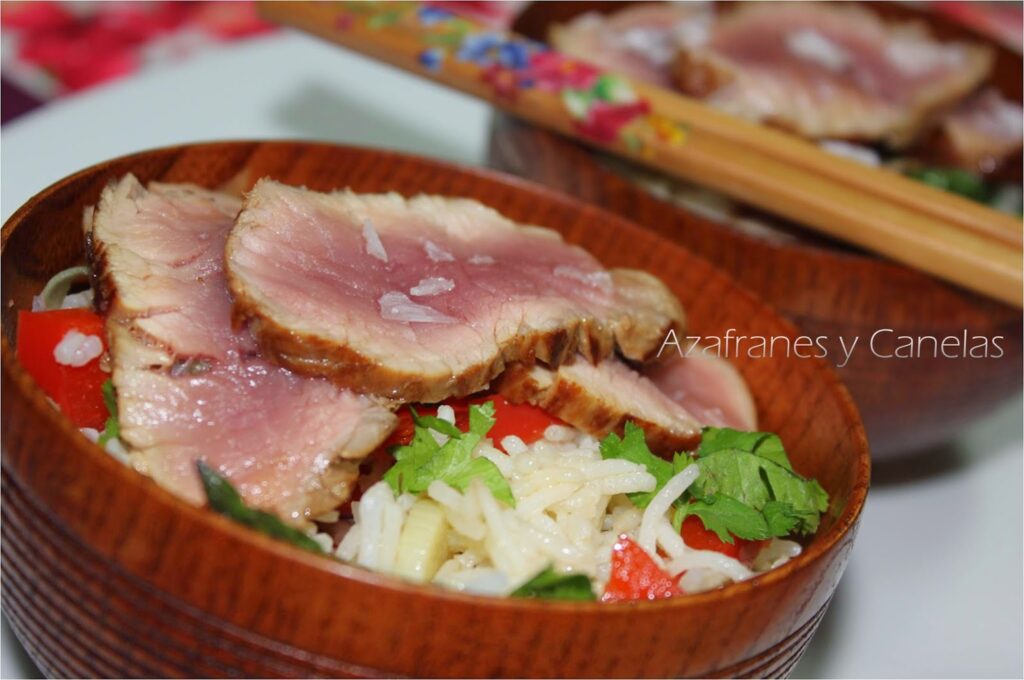 Tataki de solomillo de cerdo con arroz basmatic