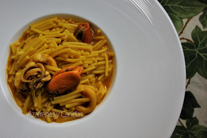 fideos con calamares y mejillones