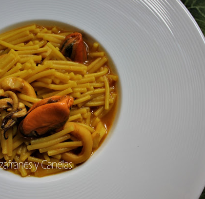 fideos con calamares y mejillones