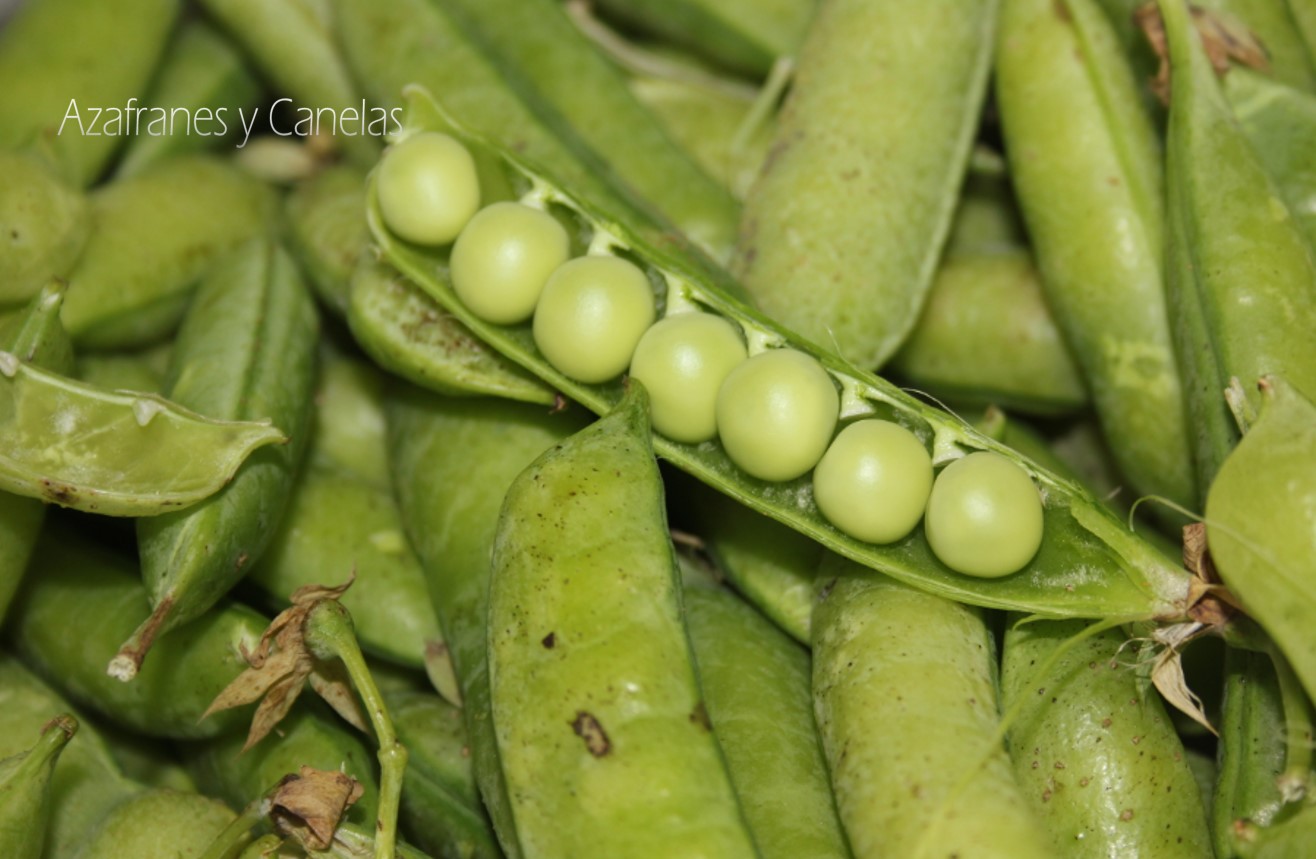 guisantes con huevo