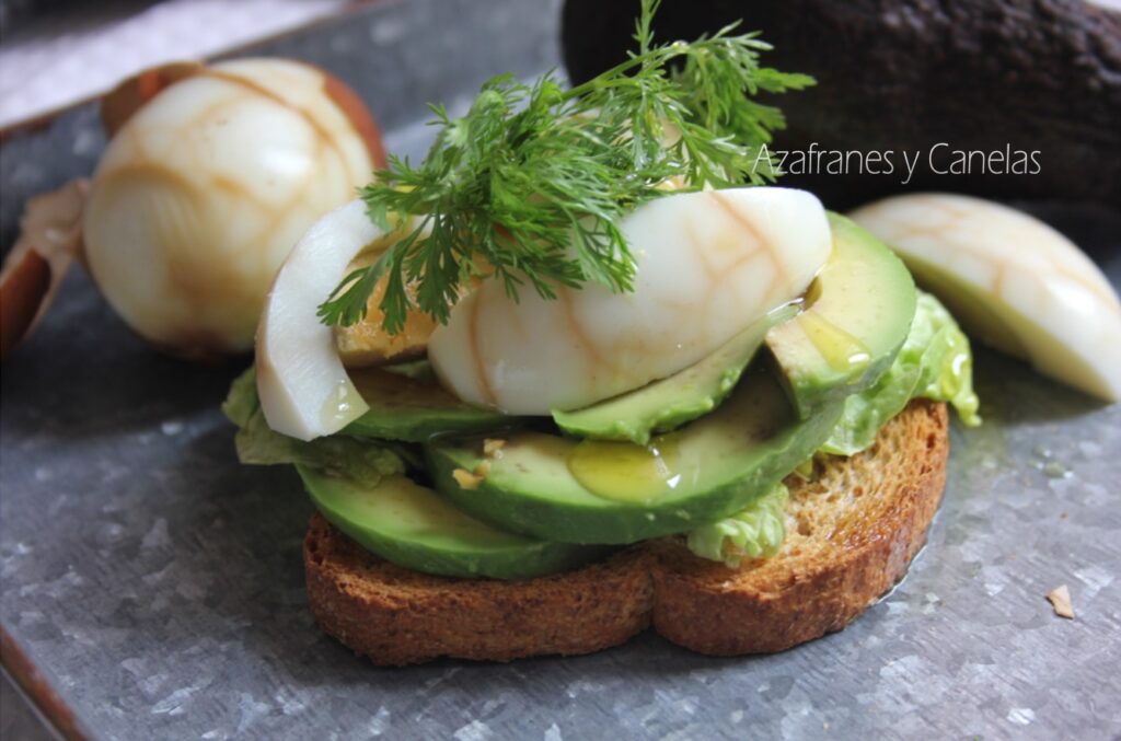 tostadas con aguacate