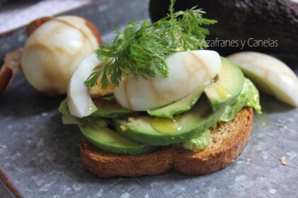 tostada aguacate