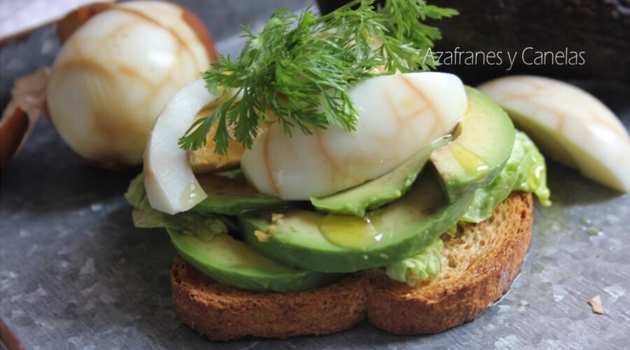 tostada aguacate