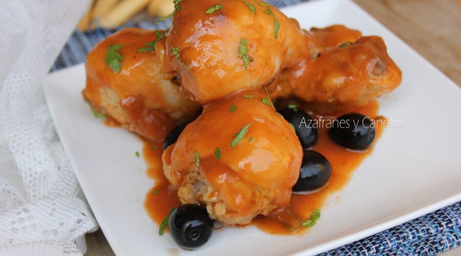 pollo en salsa con aceitunas