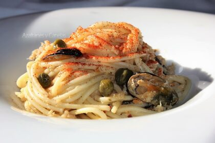 Espaguetis con mejillones y cangrejo rey