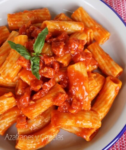 Macarrones con chorizo y queso