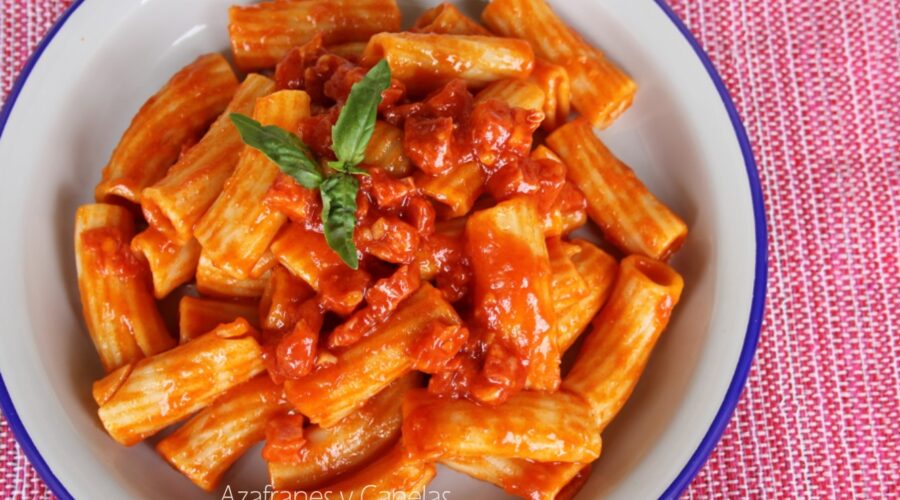 Macarrones con chorizo y queso