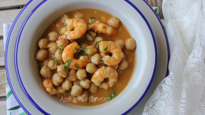 garbanzos con langostinos