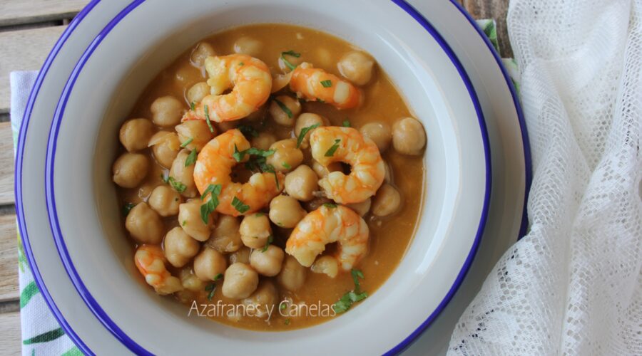garbanzos con langostinos