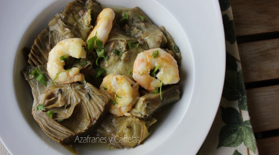 alcachofas con langostinos