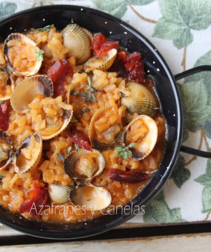 arroz con berberechos y chorizo, una delicia