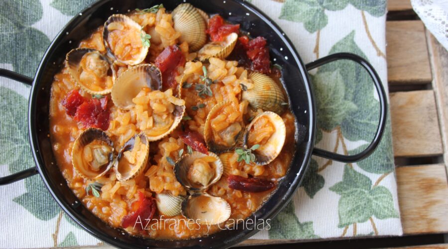 arroz con berberechos y chorizo, una delicia