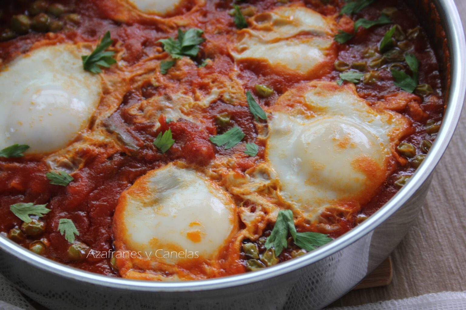 Huevos a la flamenca, un clásico que recuerdas con cariño - Azafranes y ...