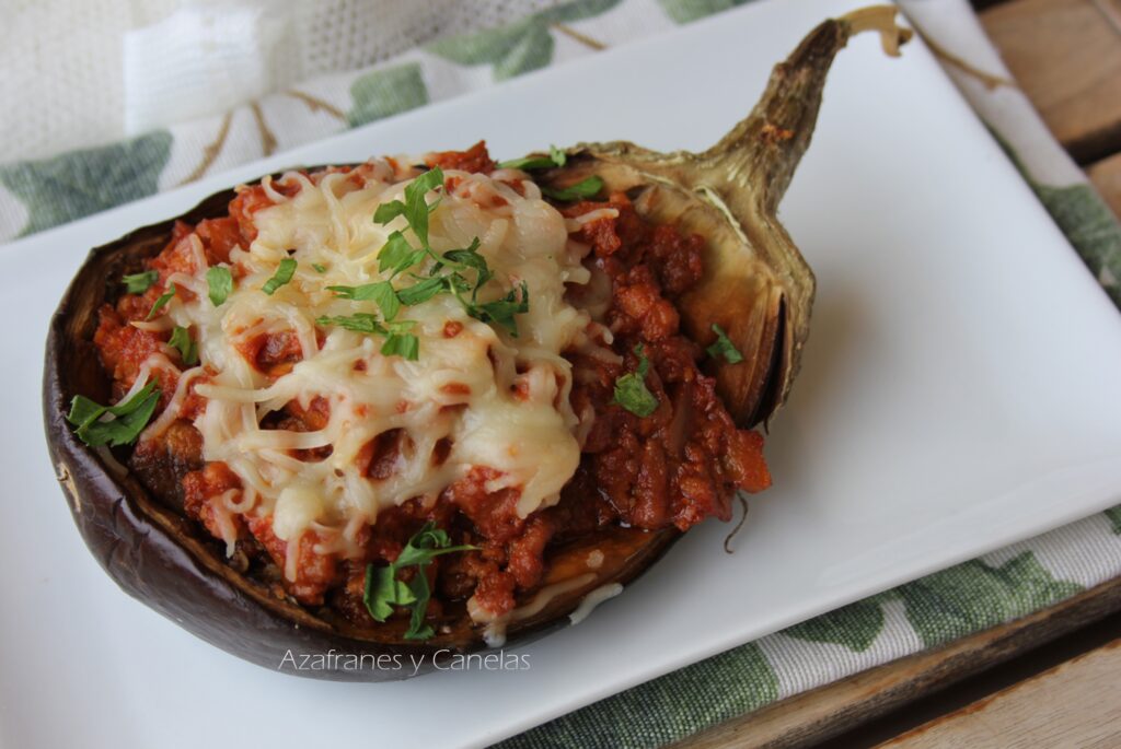 berenjenas rellenas de carne y queso
