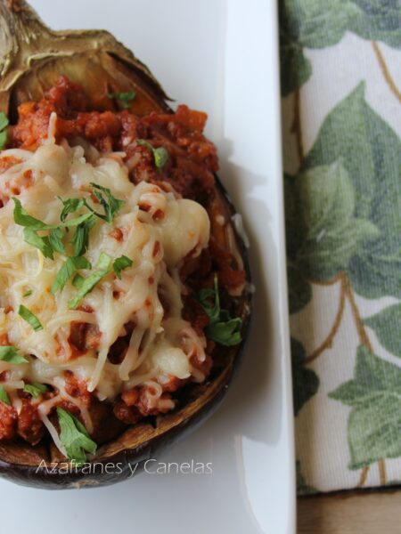 berenjenas rellenas de carne y queso gratinado