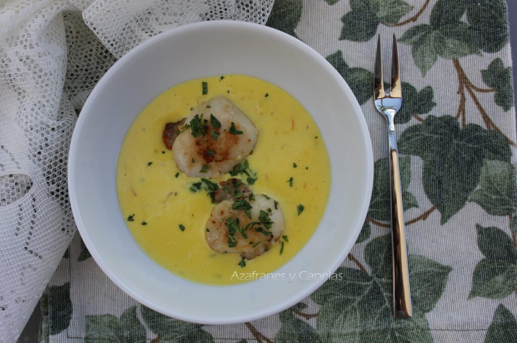 vieiras en salsa de azafran