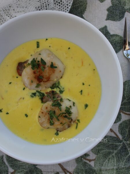 vieiras en salsa de azafran