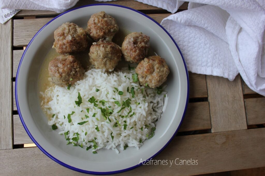 albóndigas en salsa