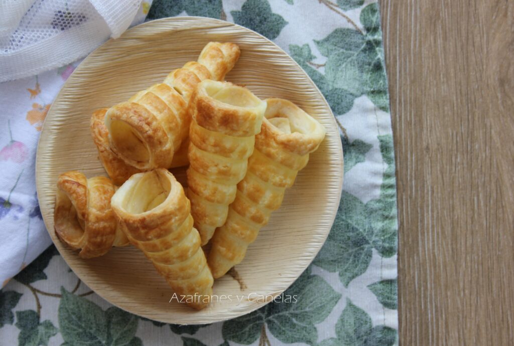 canutillos de hojaldre con crema