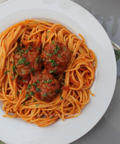espaguetis con albondigas
