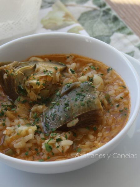 arroz con alcachofas