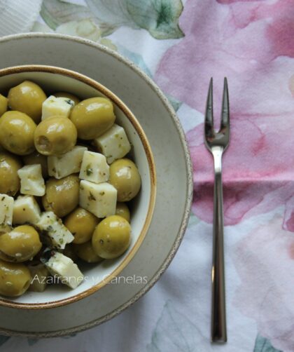 aceitunas aliñadas con queso