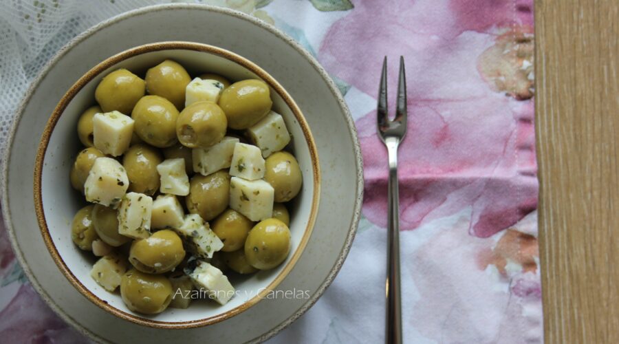aceitunas aliñadas con queso
