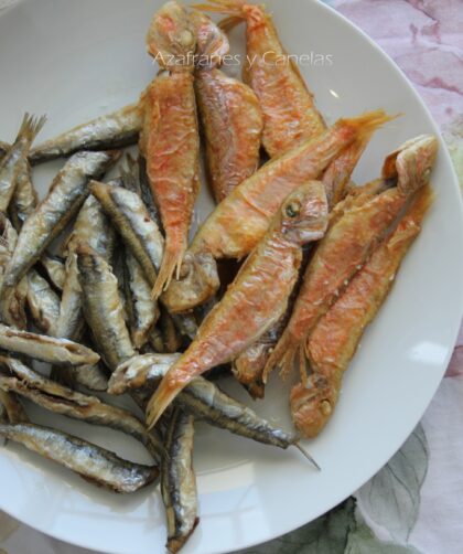 fritura andaluza, boquerones y salmonetes