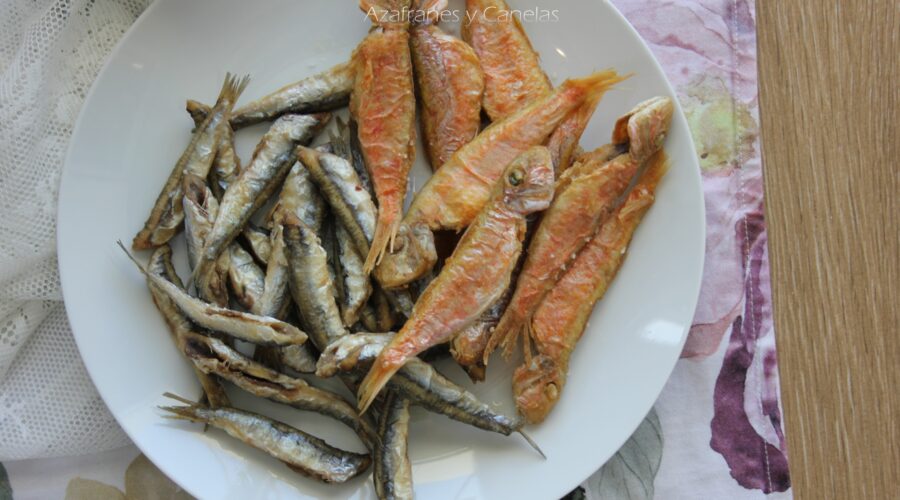 fritura andaluza, boquerones y salmonetes
