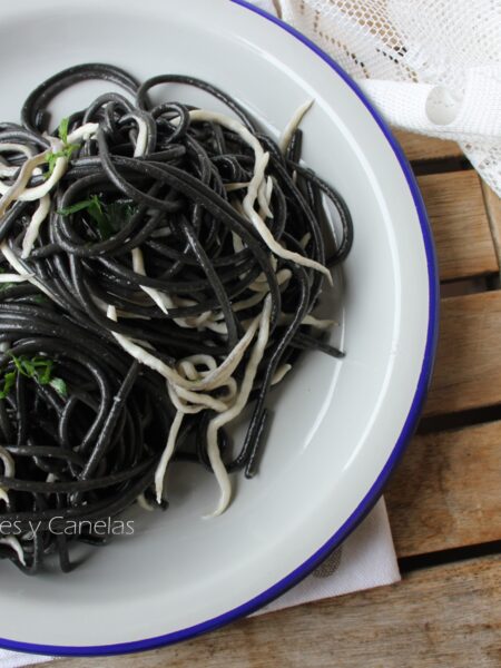 espaguetis negros con gulas