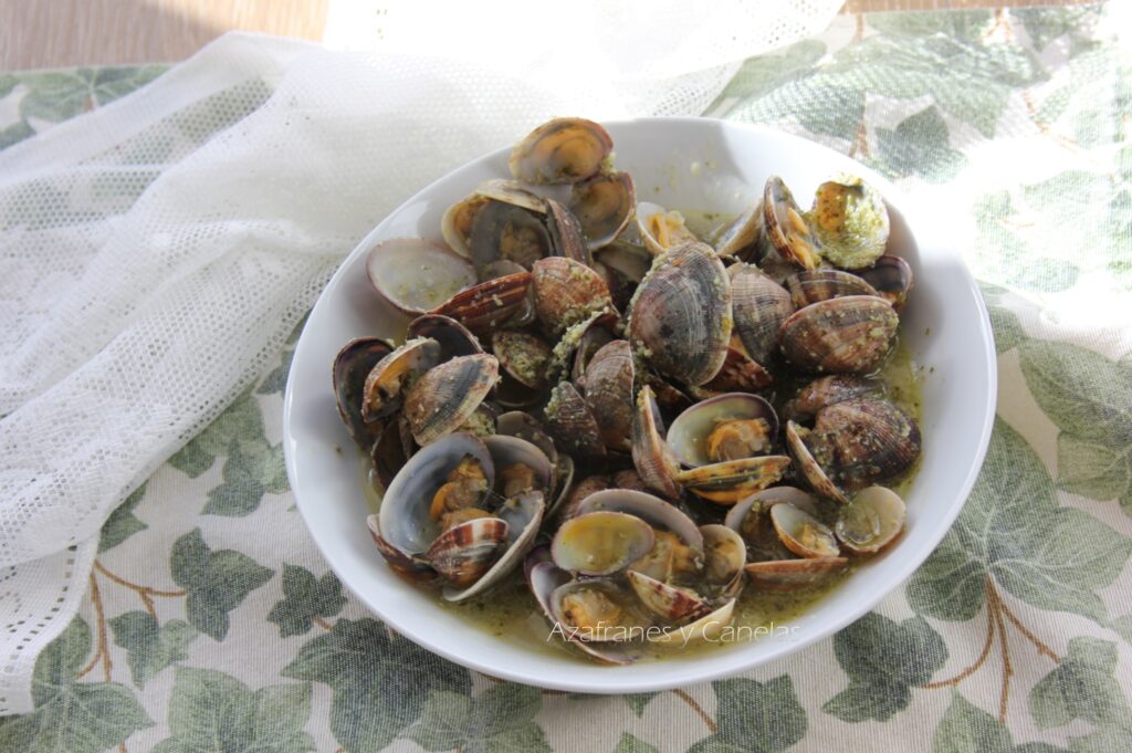 almejas al vino blanco
